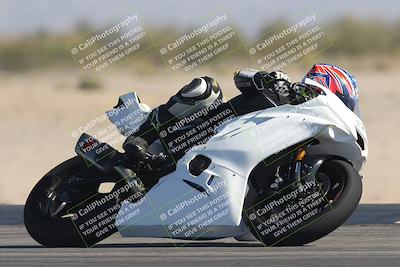 media/Oct-30-2025-Racers Edge (Thu) [[dabbdaf680]]/2-A Group/Session 2 (Turn 16)/